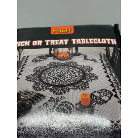 Spirit Trick Or Treat Black White Tablecloth 60X84" Polyester Halloween READ NEW - Picture 3 of 5
